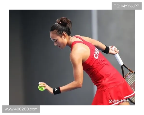 郑钦文红土首胜反超王欣瑜重回金花一姐